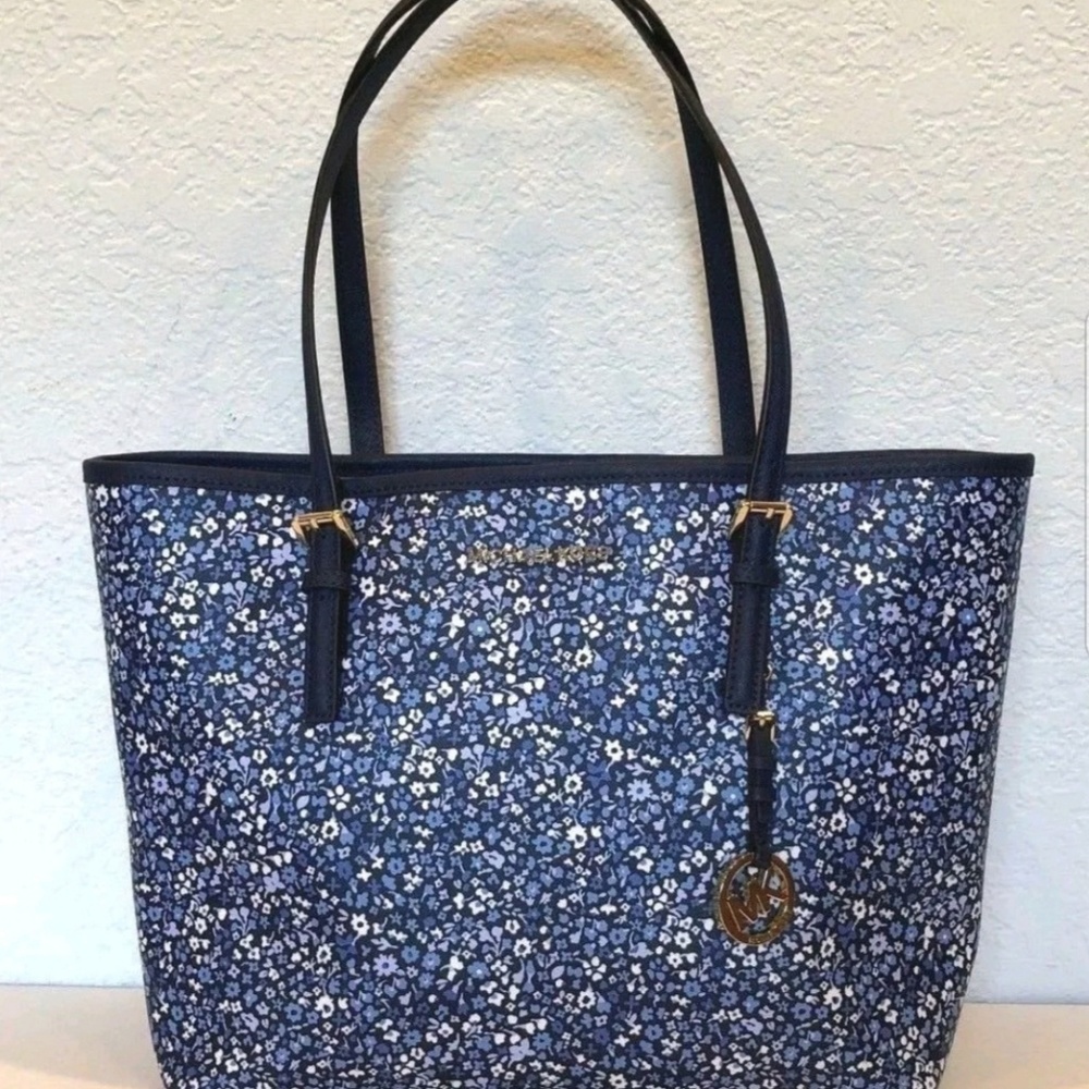 MK med tote new with tags - Picture 4 of 4